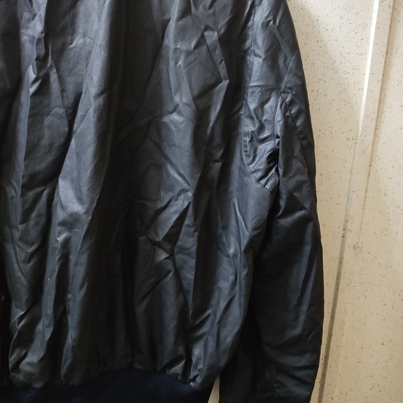 Thunderbird coupe Black Windbreaker with Ribbed Collar and Zipper Closure - Picture 13 of 13